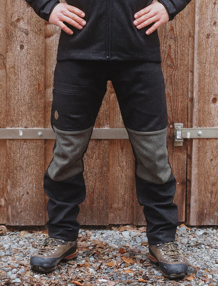 Lodenhose Heidal Black/Grey angezogen